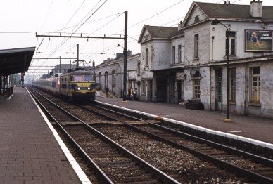 Tubize - TH  81-3194.jpg